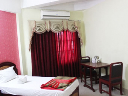 Deluxe Double Bed AC Room