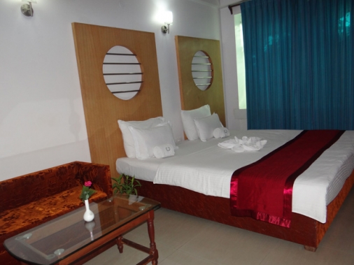 Monarch Executive AC Room