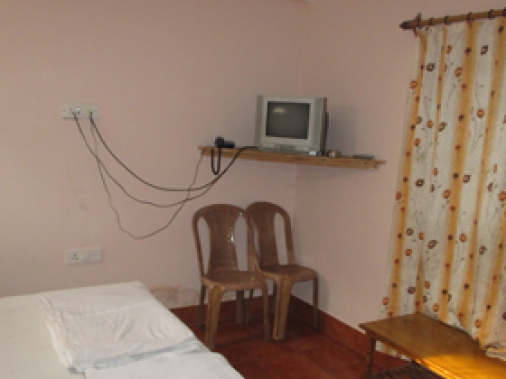 Standard double bed Non-AC Room