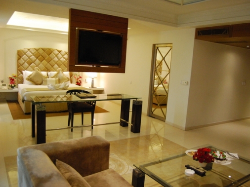 Honeymoon Suites AC Room