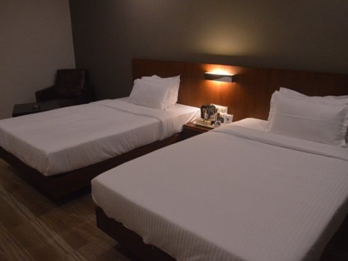 TWIN DELUXE ROOMS SINGLE with CP AC Room