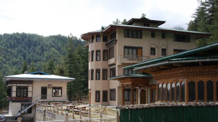 Base Camp Hotel