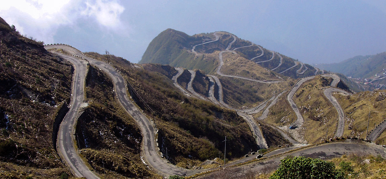 Thrilling bike ride in 31 hairpin bend road of Zuluk 